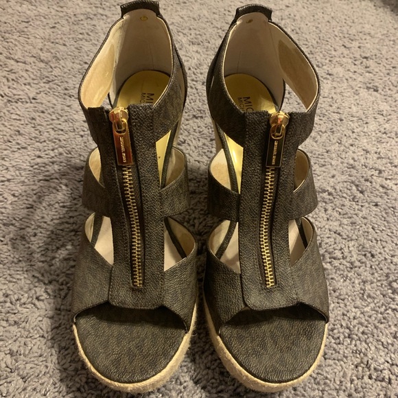 Brown/Neutral MK wedges - Picture 2 of 7